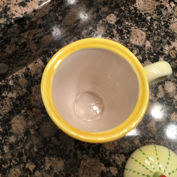 Kimberly Hodges Cupcakes and Cartwheels ceramic coffee/tee mug with cover - Picture 5 of 10